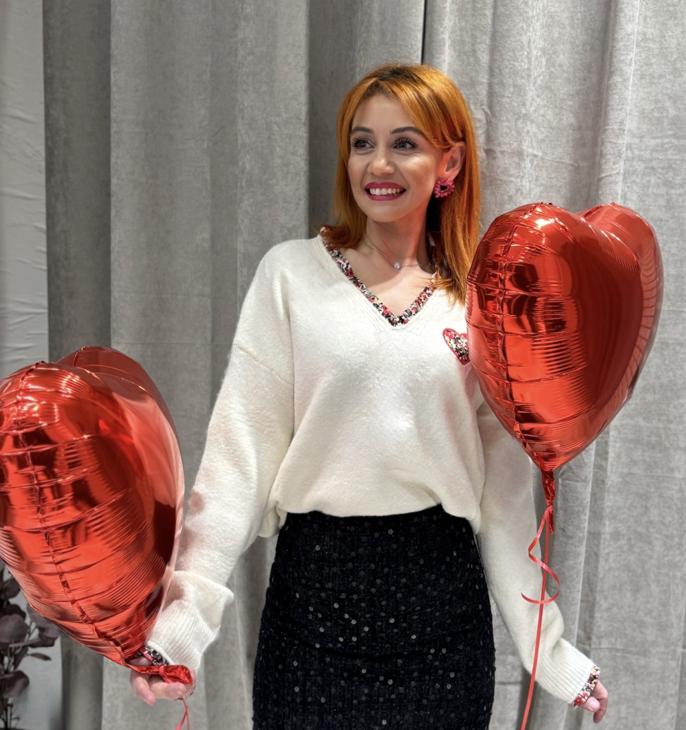 Γυναικείο Πουλόβερ με Floral V Λαιμόκοψη